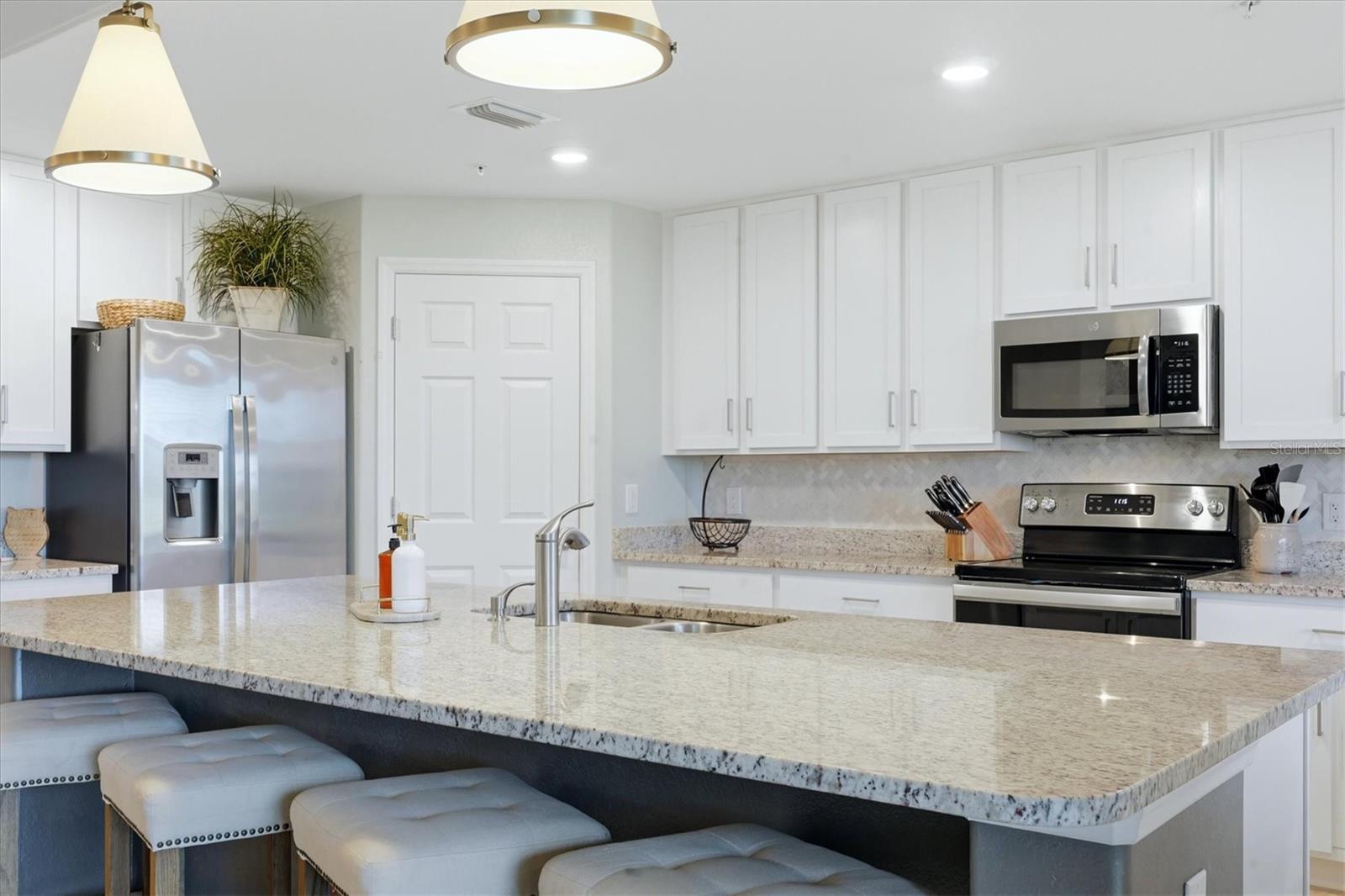 Image 19 of 95 For 14049 Black Beauty Drive 711