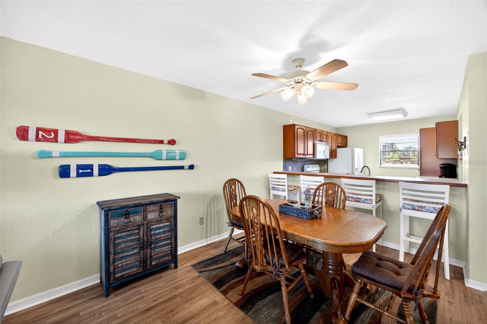 Image 15 of 44 For 175 Kings Highway 516