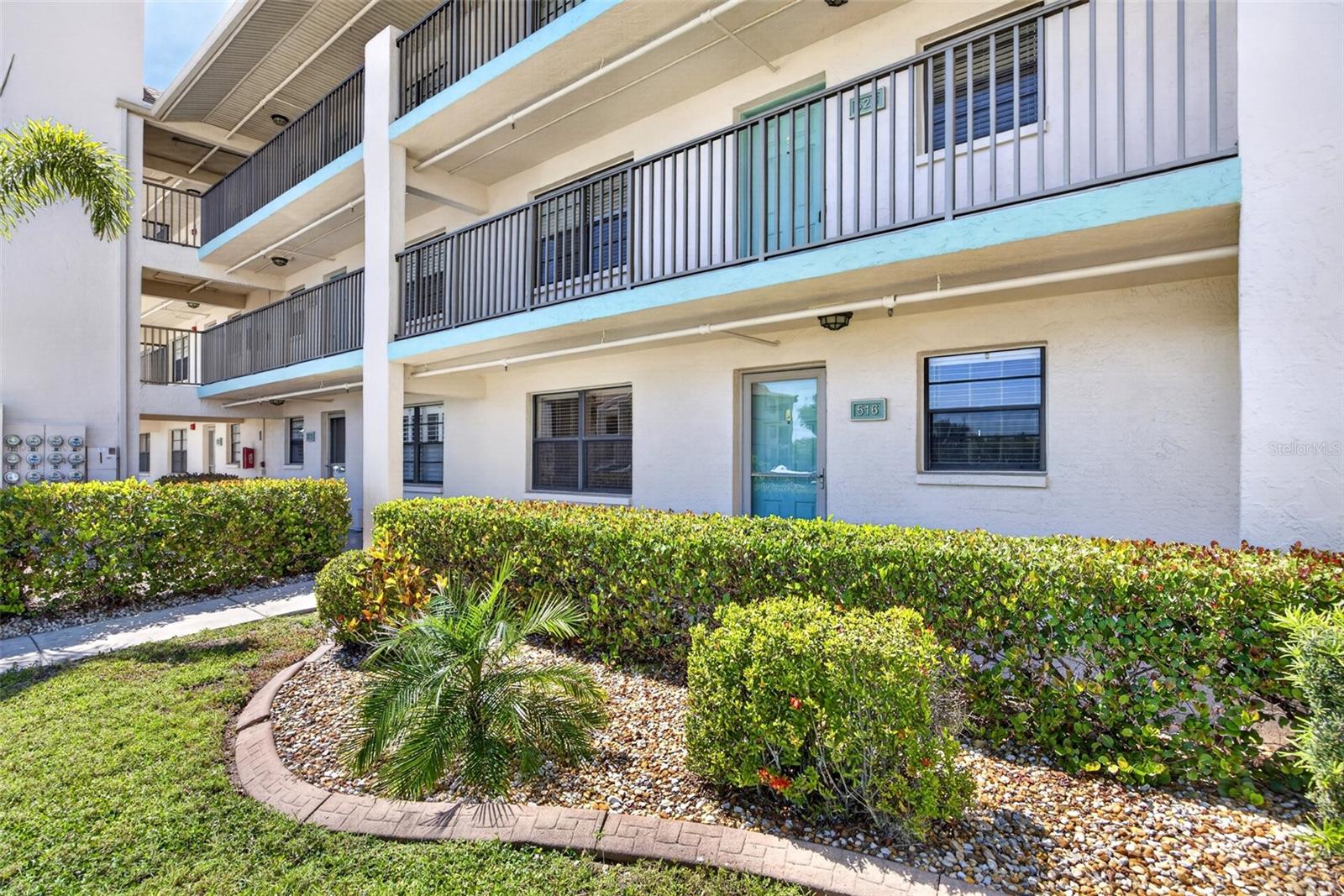 Image 2 of 44 For 175 Kings Highway 516