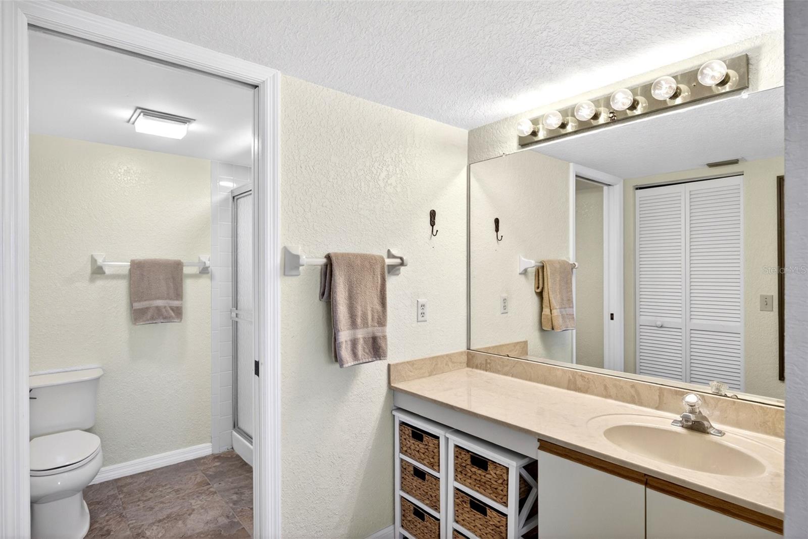 Image 24 of 44 For 175 Kings Highway 516