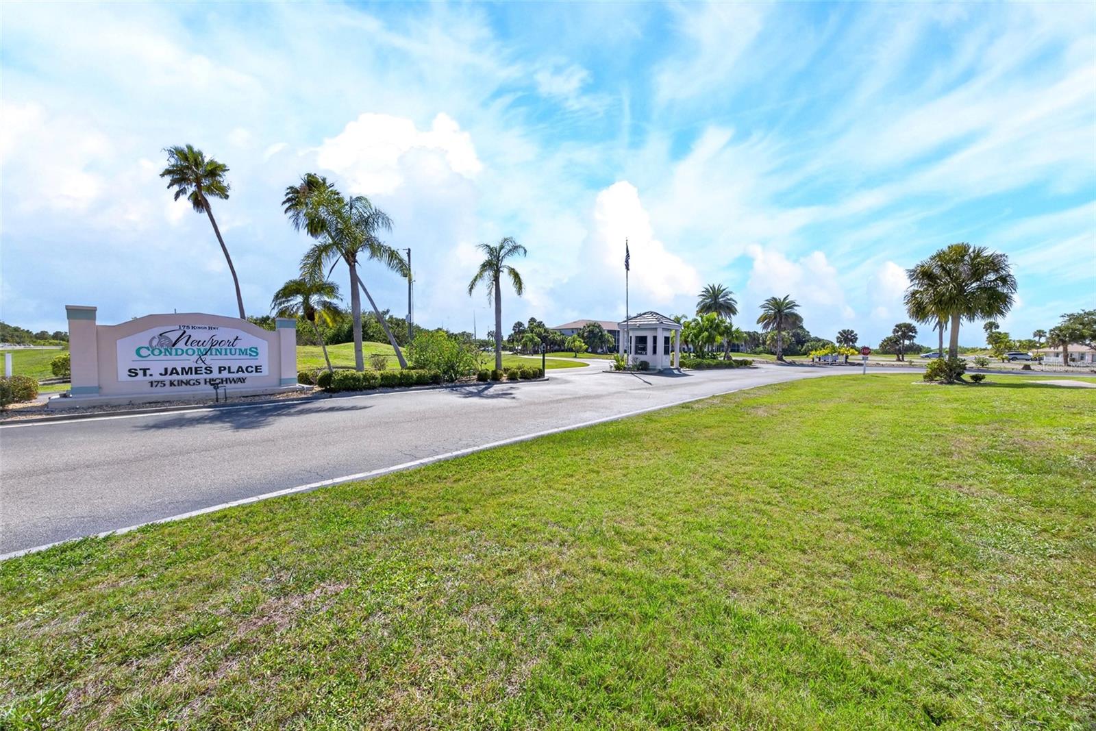 Image 42 of 44 For 175 Kings Highway 516