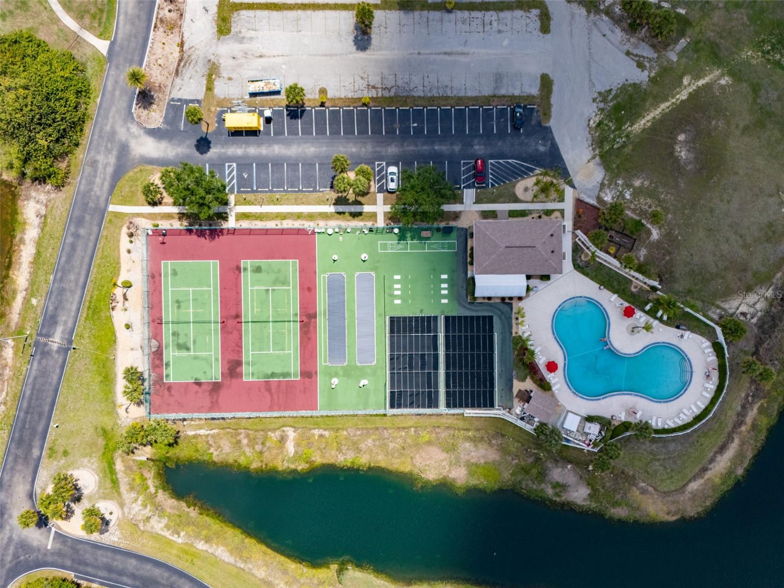 Image 43 of 44 For 175 Kings Highway 516