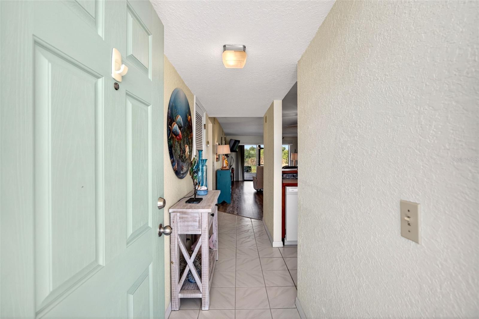 Image 5 of 44 For 175 Kings Highway 516