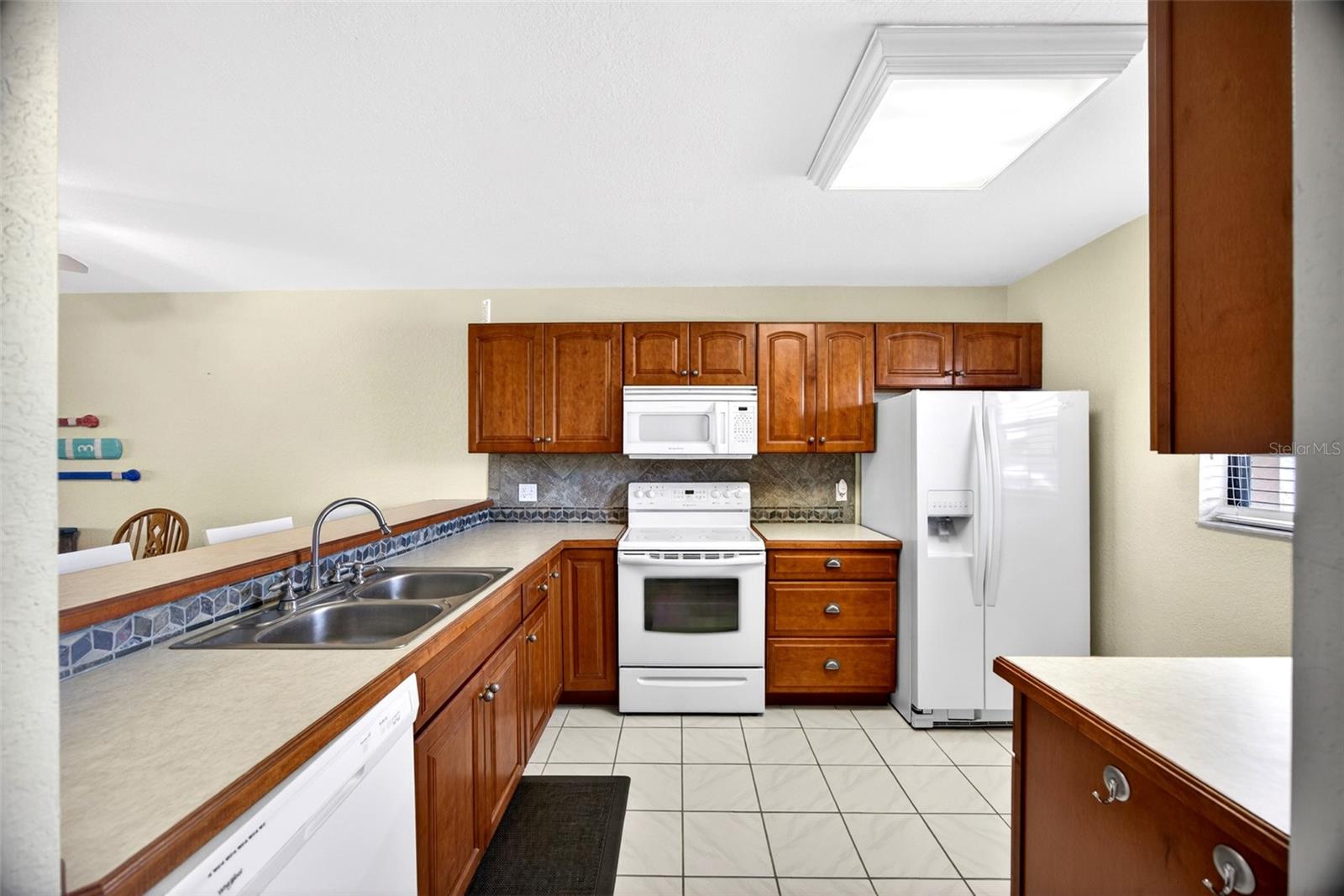 Image 8 of 44 For 175 Kings Highway 516