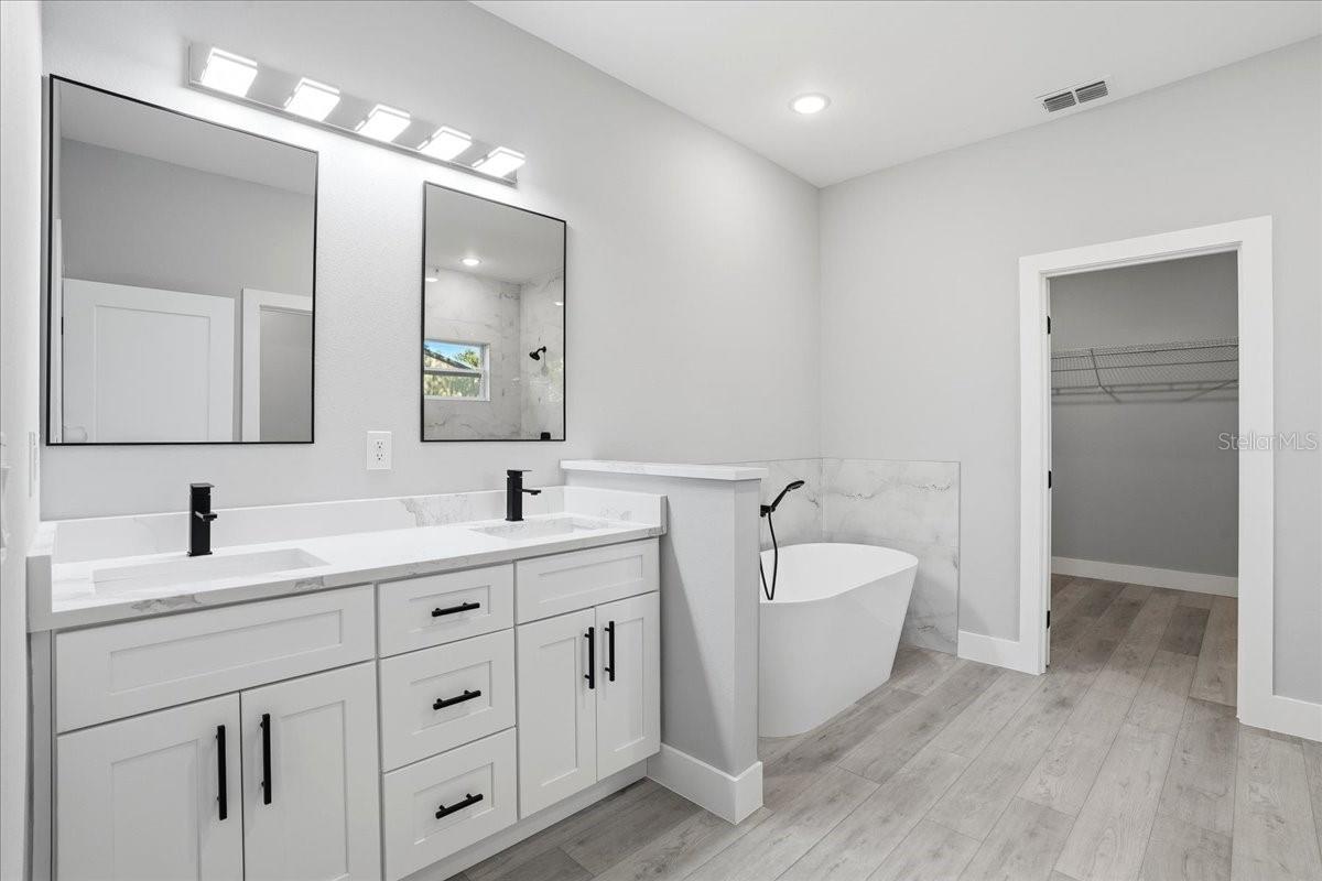 Image 20 of 42 For 18292 Troon Avenue