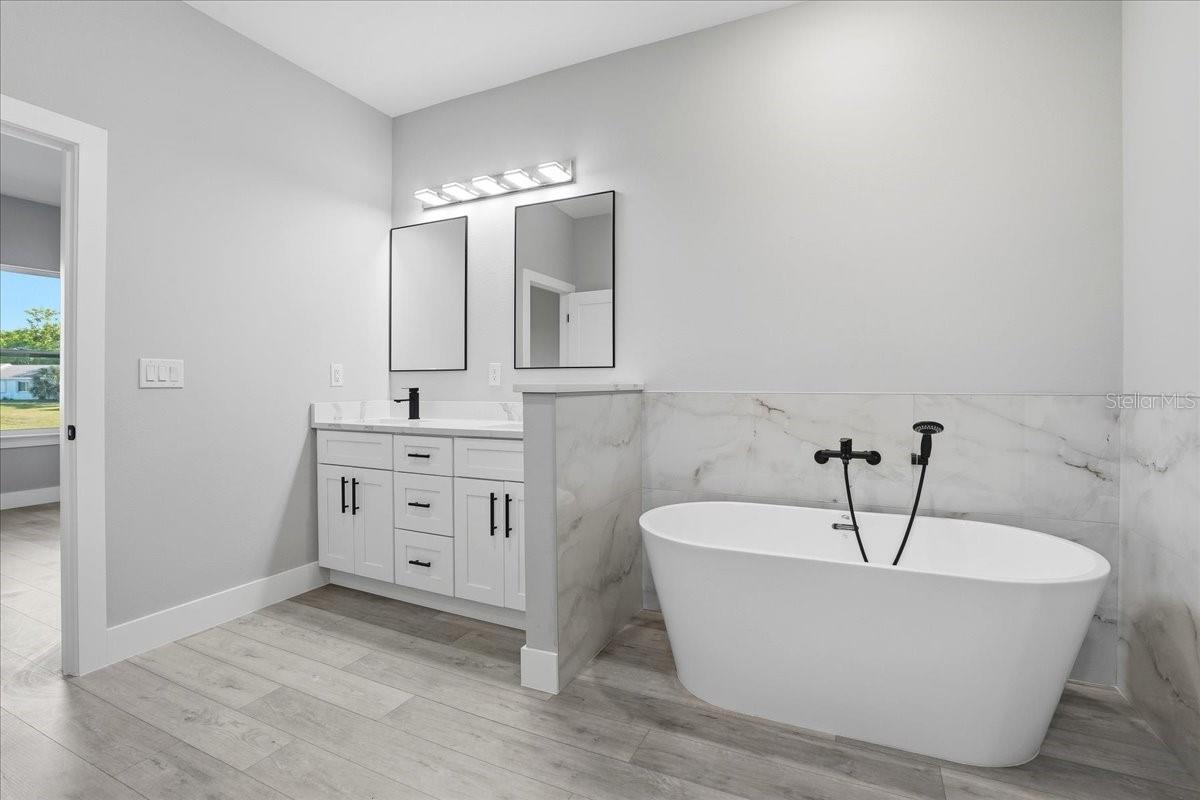 Image 23 of 42 For 18292 Troon Avenue