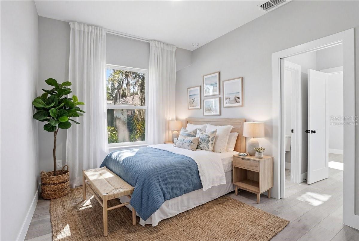 Image 32 of 42 For 18292 Troon Avenue