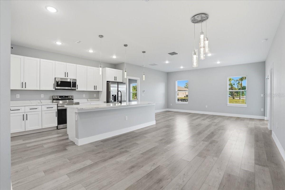 Image 7 of 42 For 18292 Troon Avenue