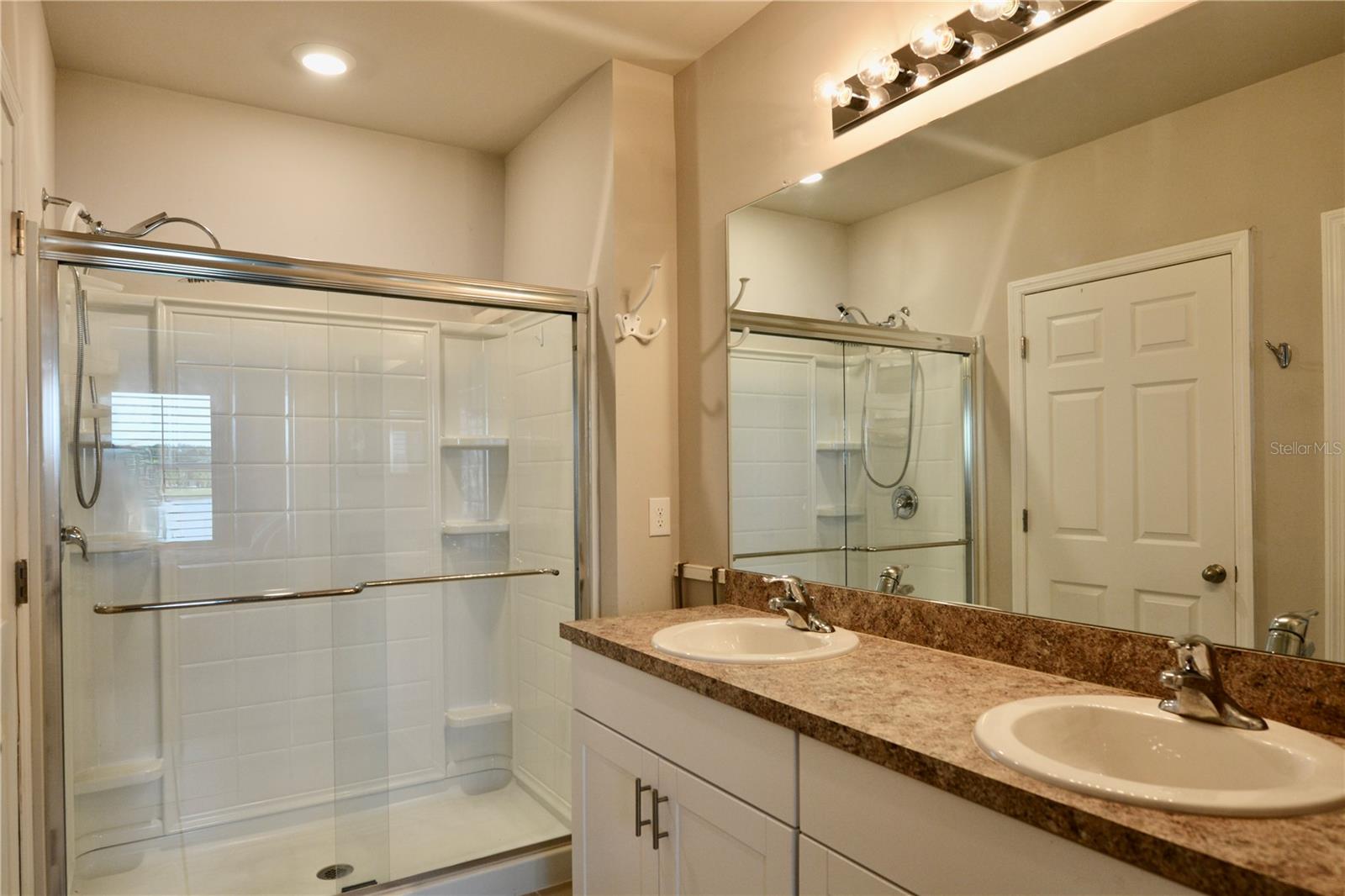 Image 14 of 45 For 25161 Lenox Circle