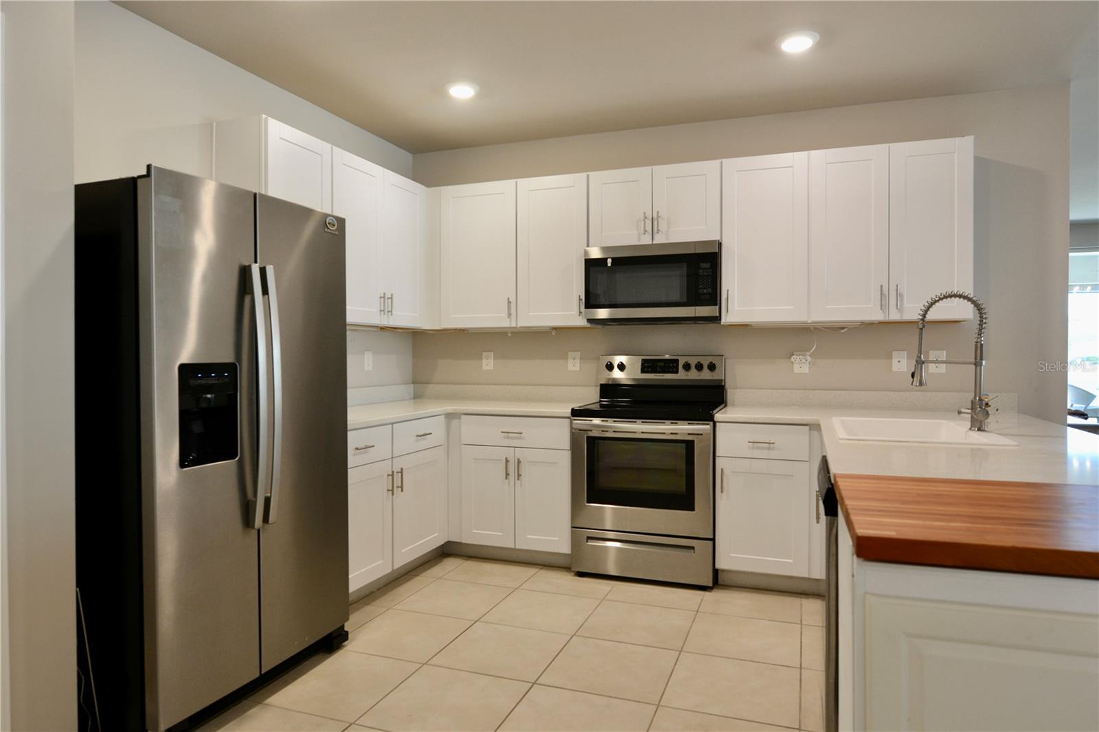 Image 19 of 45 For 25161 Lenox Circle