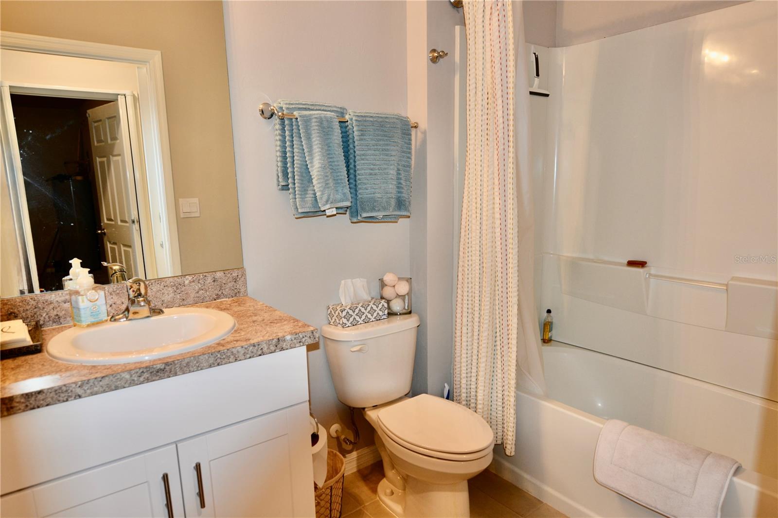 Image 25 of 45 For 25161 Lenox Circle