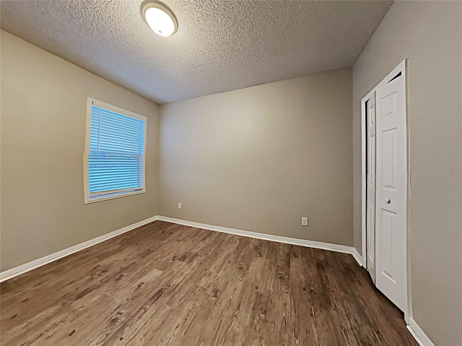 Image 15 of 22 For 716 Knollwood Drive