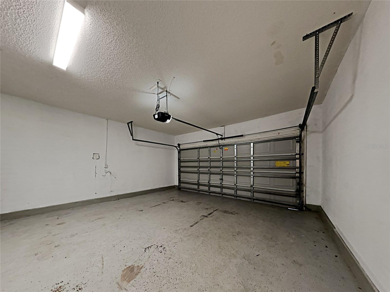 Image 21 of 22 For 716 Knollwood Drive