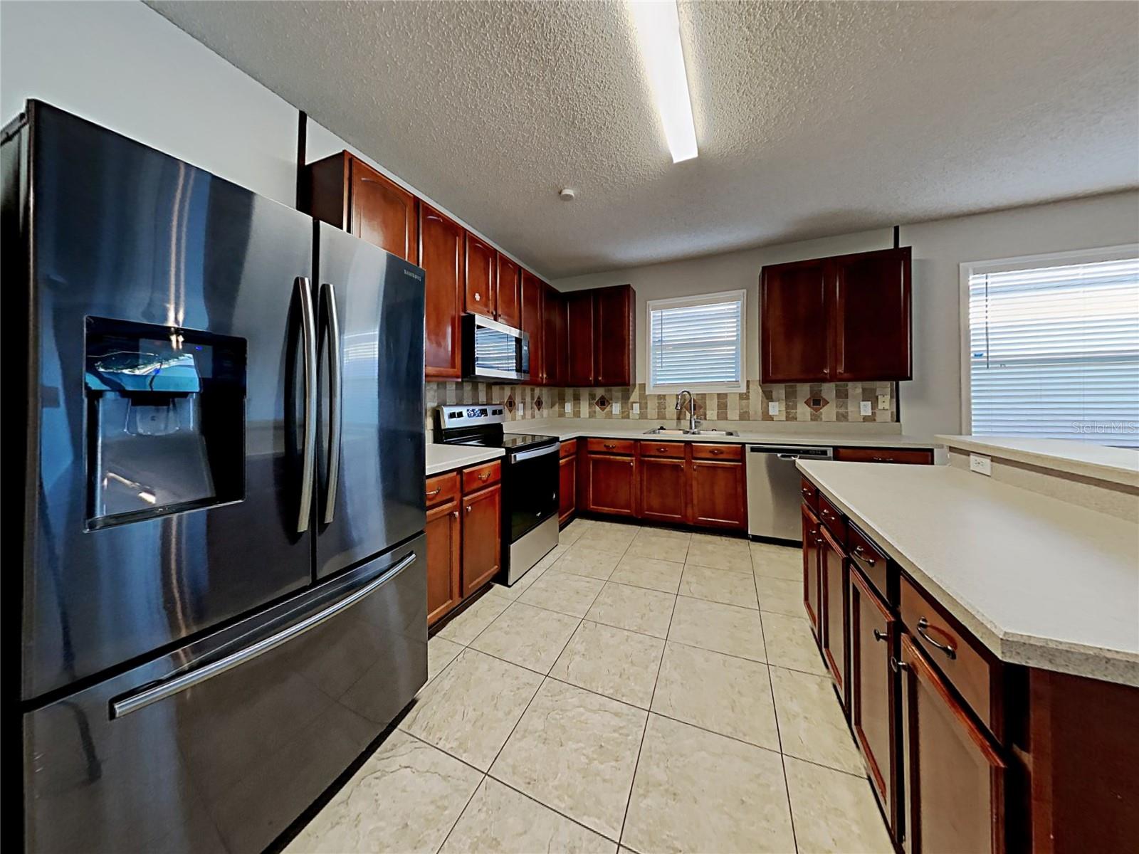 Image 4 of 22 For 716 Knollwood Drive