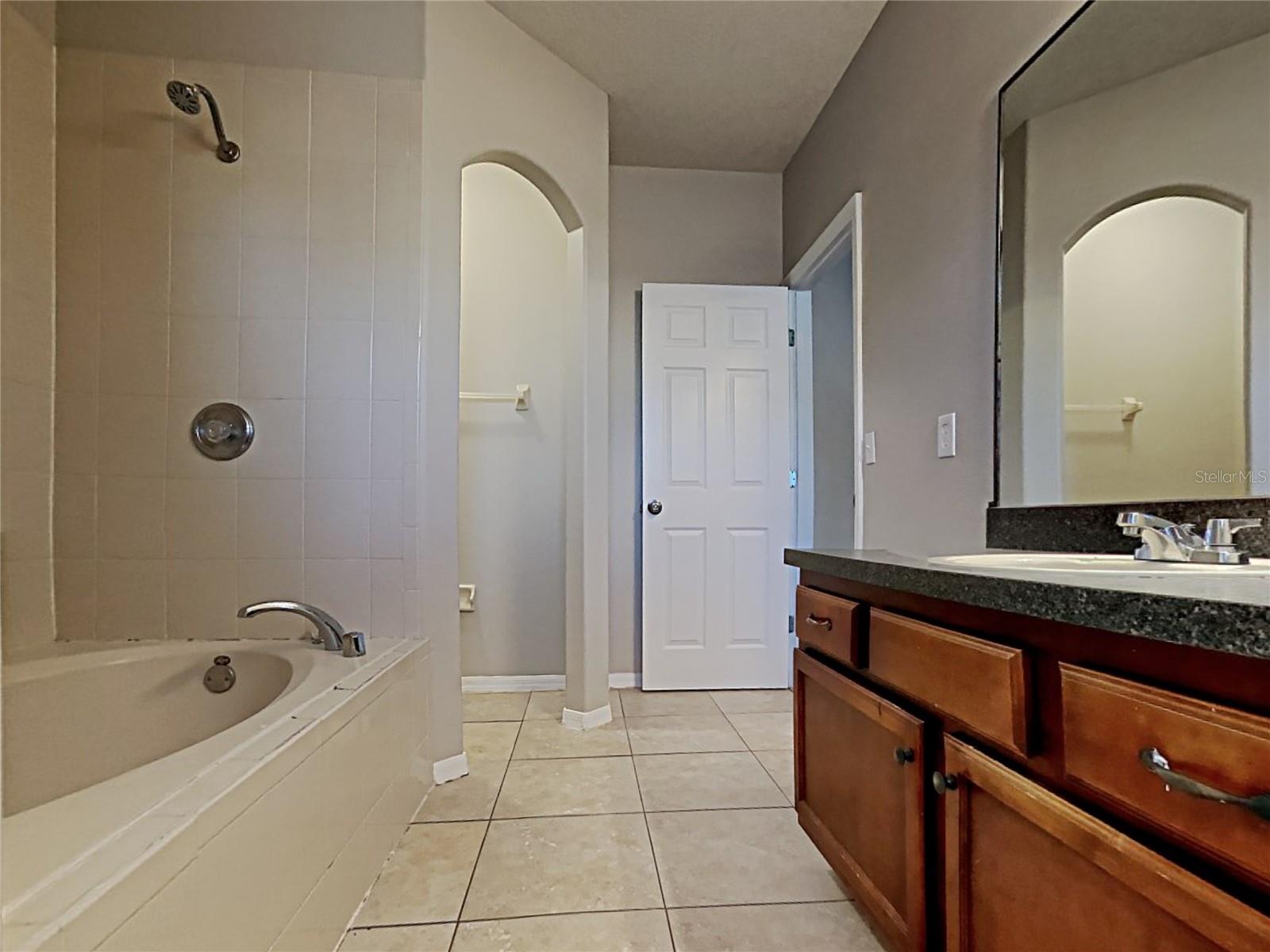 Image 9 of 22 For 716 Knollwood Drive