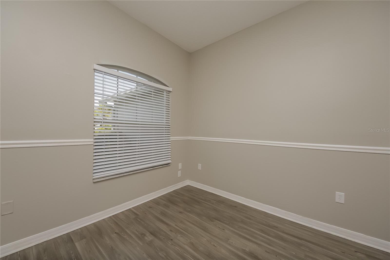 Image 11 of 15 For 906 Mendoza Lane