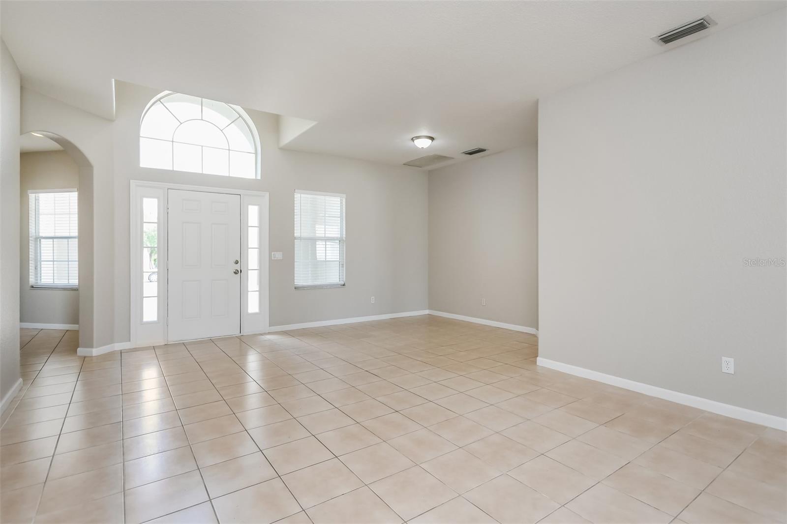 Image 4 of 15 For 2925 Willow Creek Lane