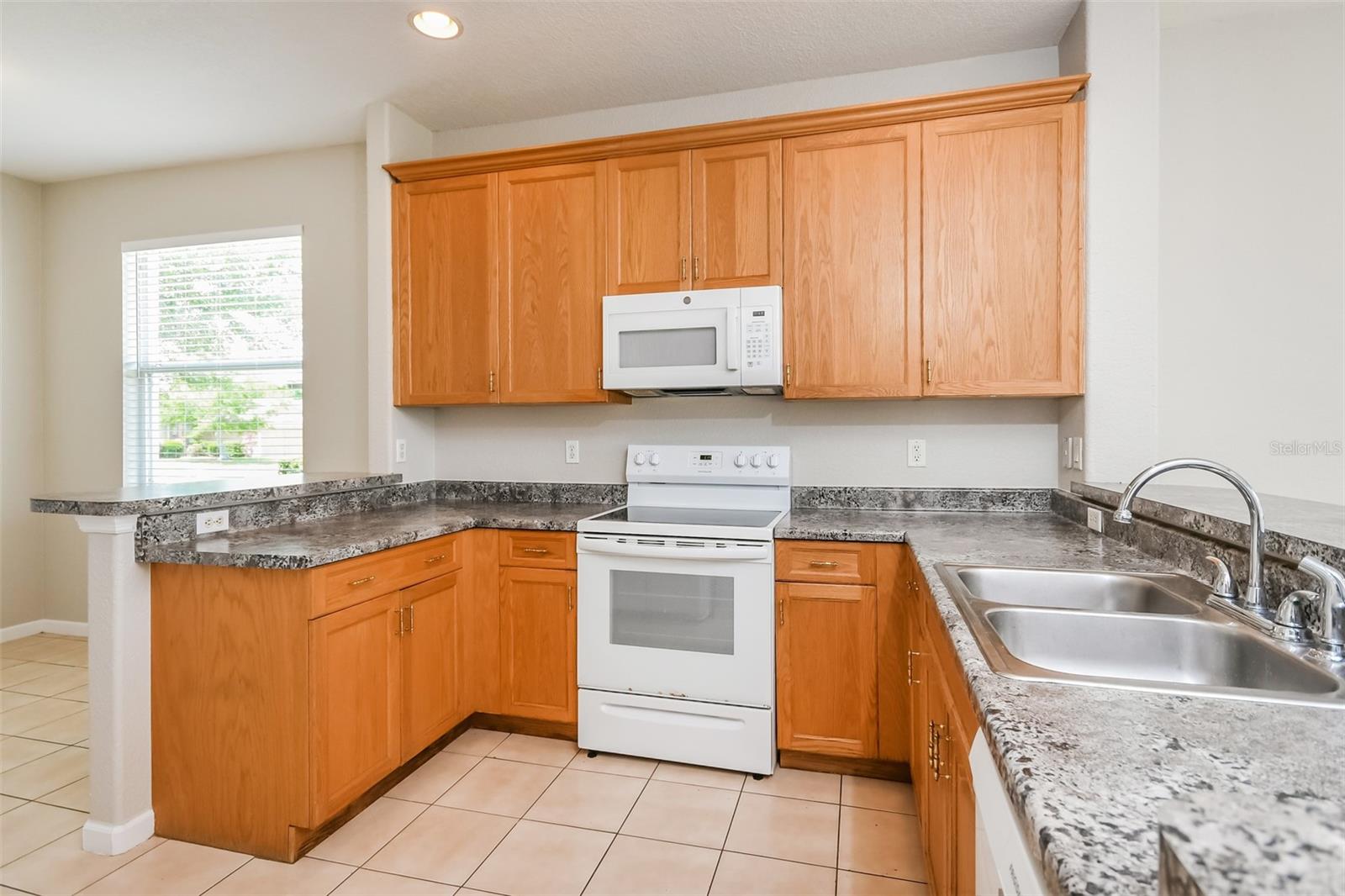 Image 7 of 15 For 2925 Willow Creek Lane