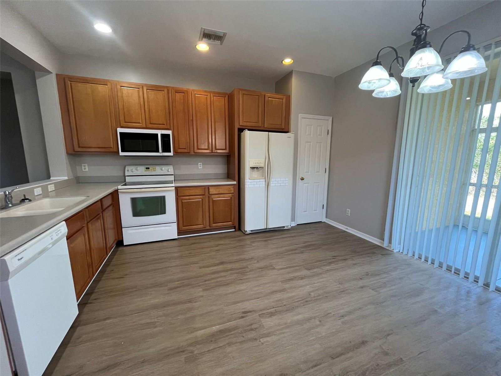 Image 4 of 15 For 13282 Pembroke Circle N