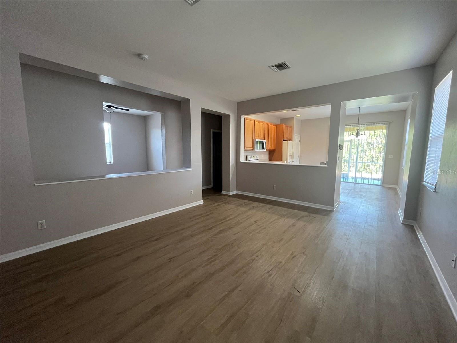 Image 5 of 15 For 13282 Pembroke Circle N