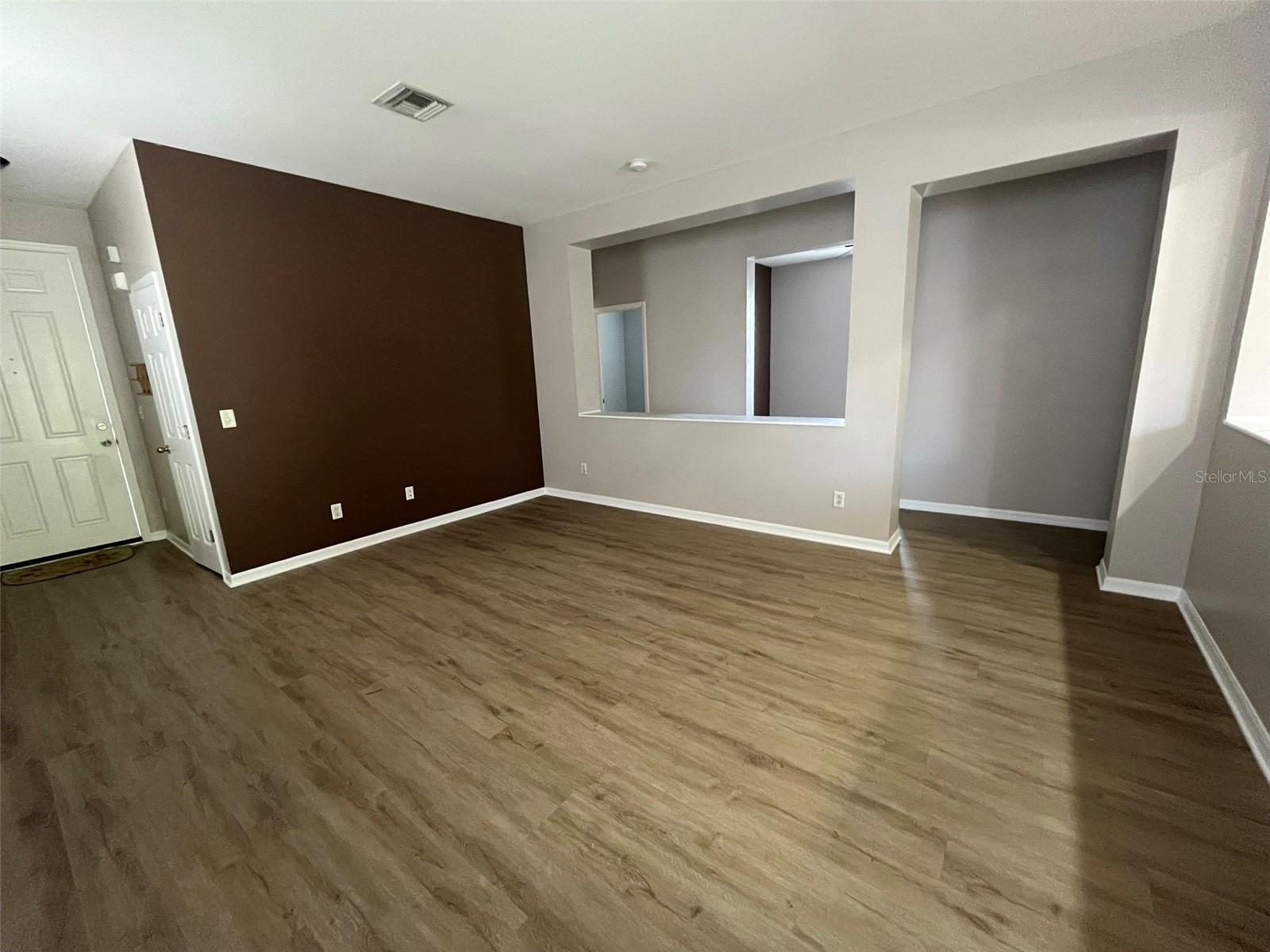 Image 6 of 15 For 13282 Pembroke Circle N