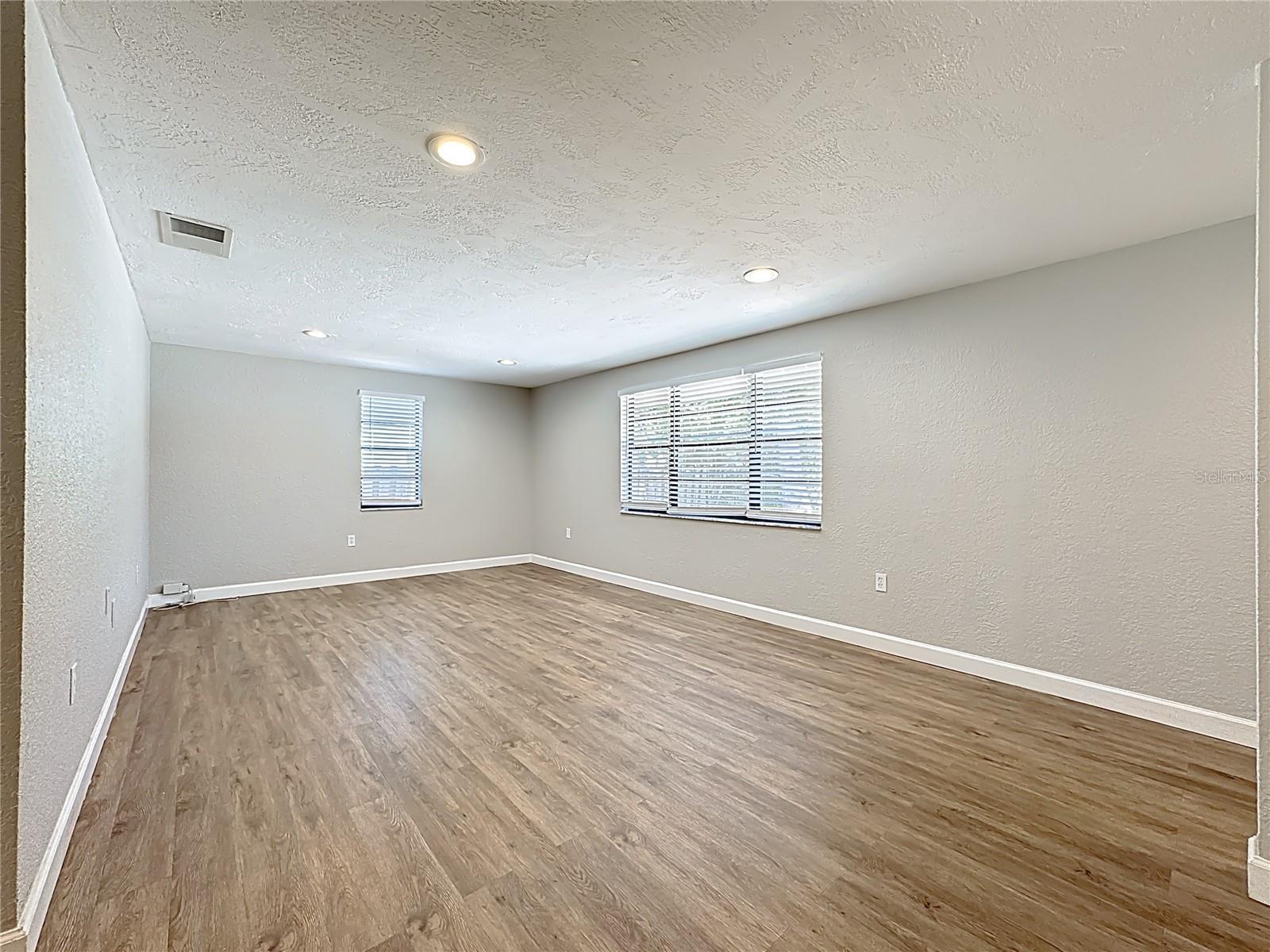 Image 10 of 49 For 2144 Oak Terrace