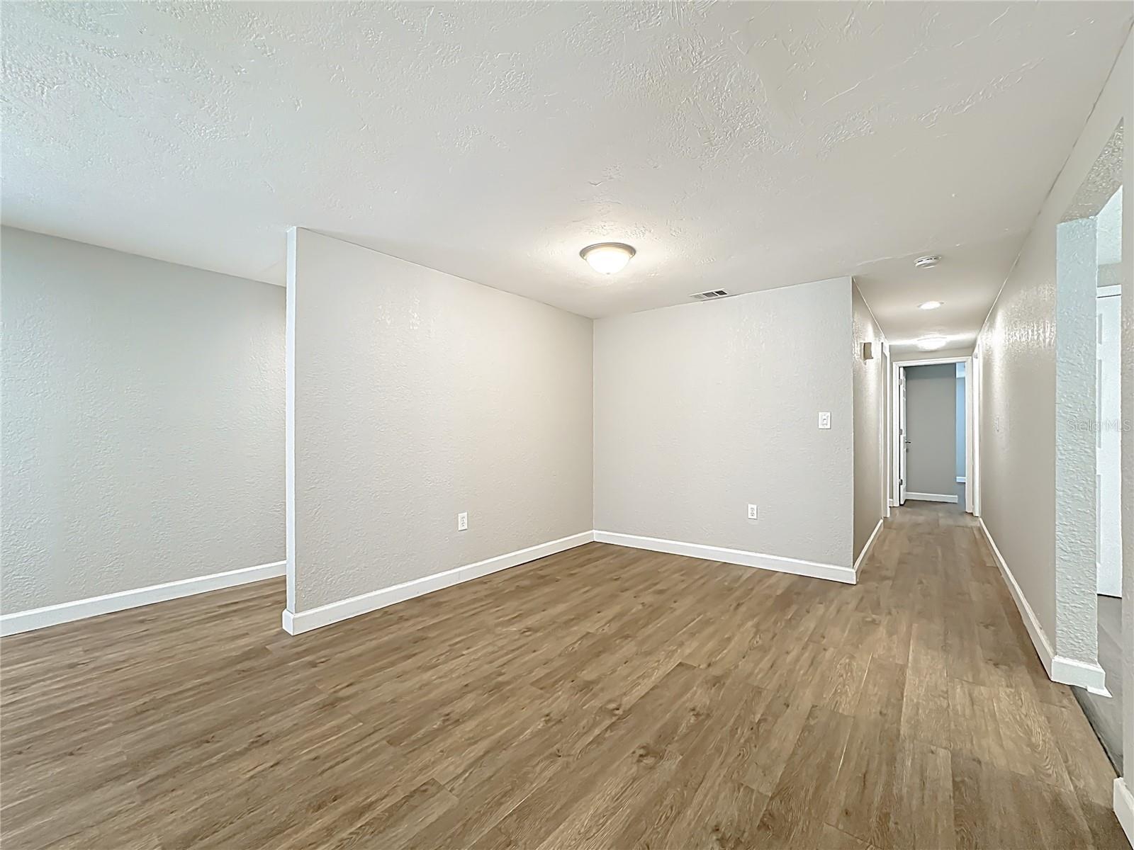 Image 11 of 49 For 2144 Oak Terrace