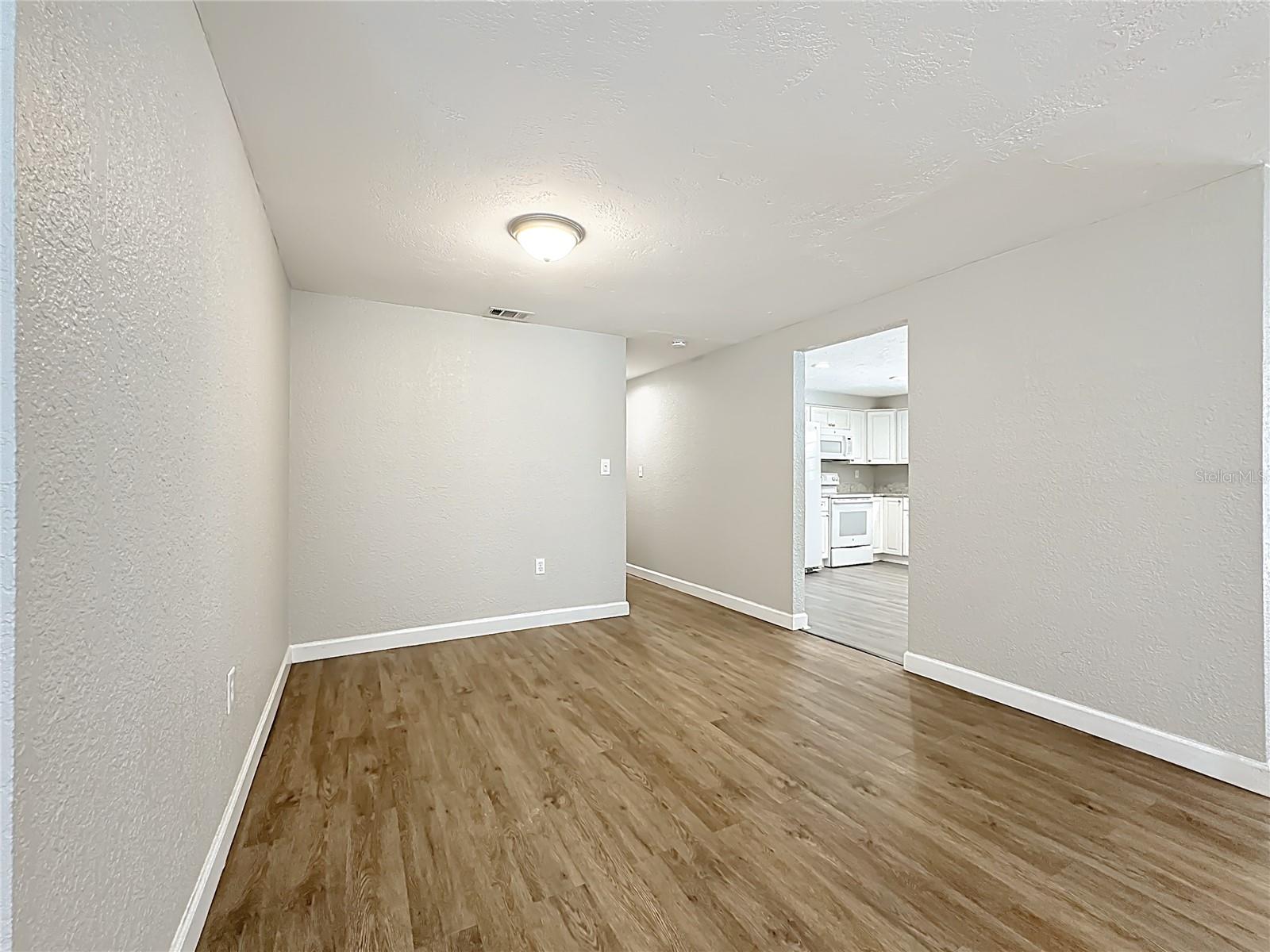 Image 12 of 49 For 2144 Oak Terrace