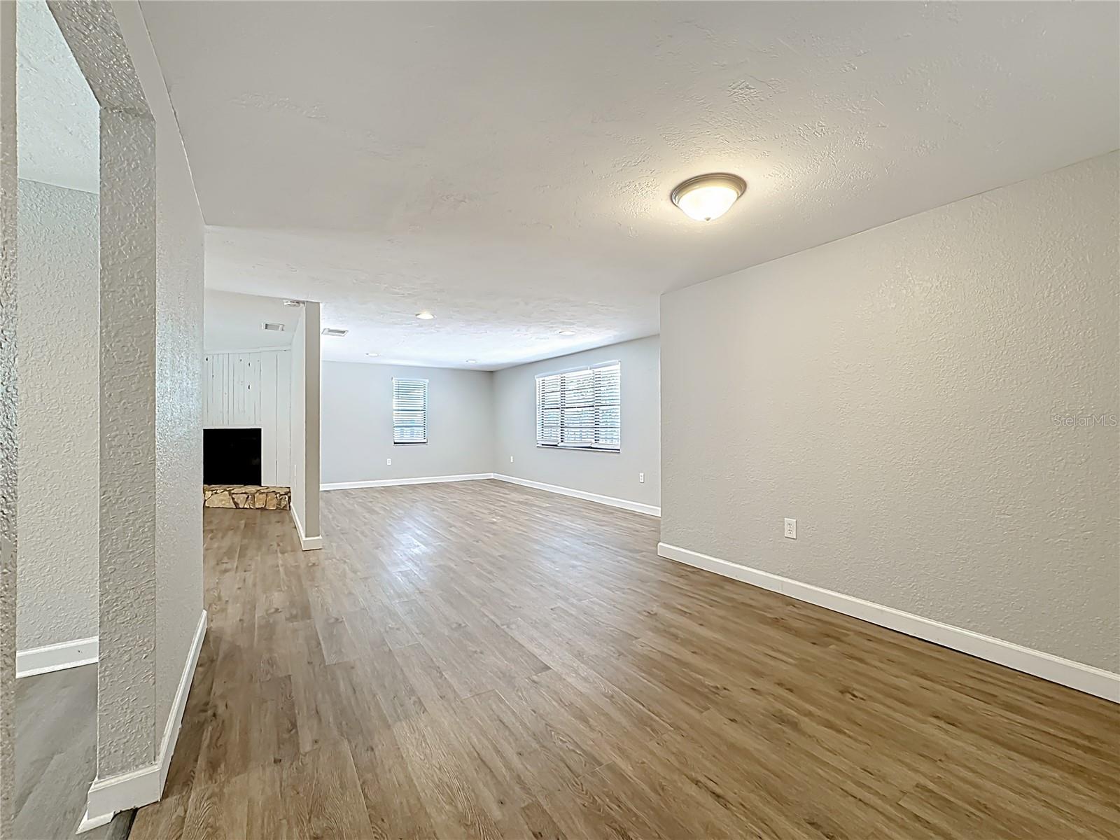 Image 15 of 49 For 2144 Oak Terrace