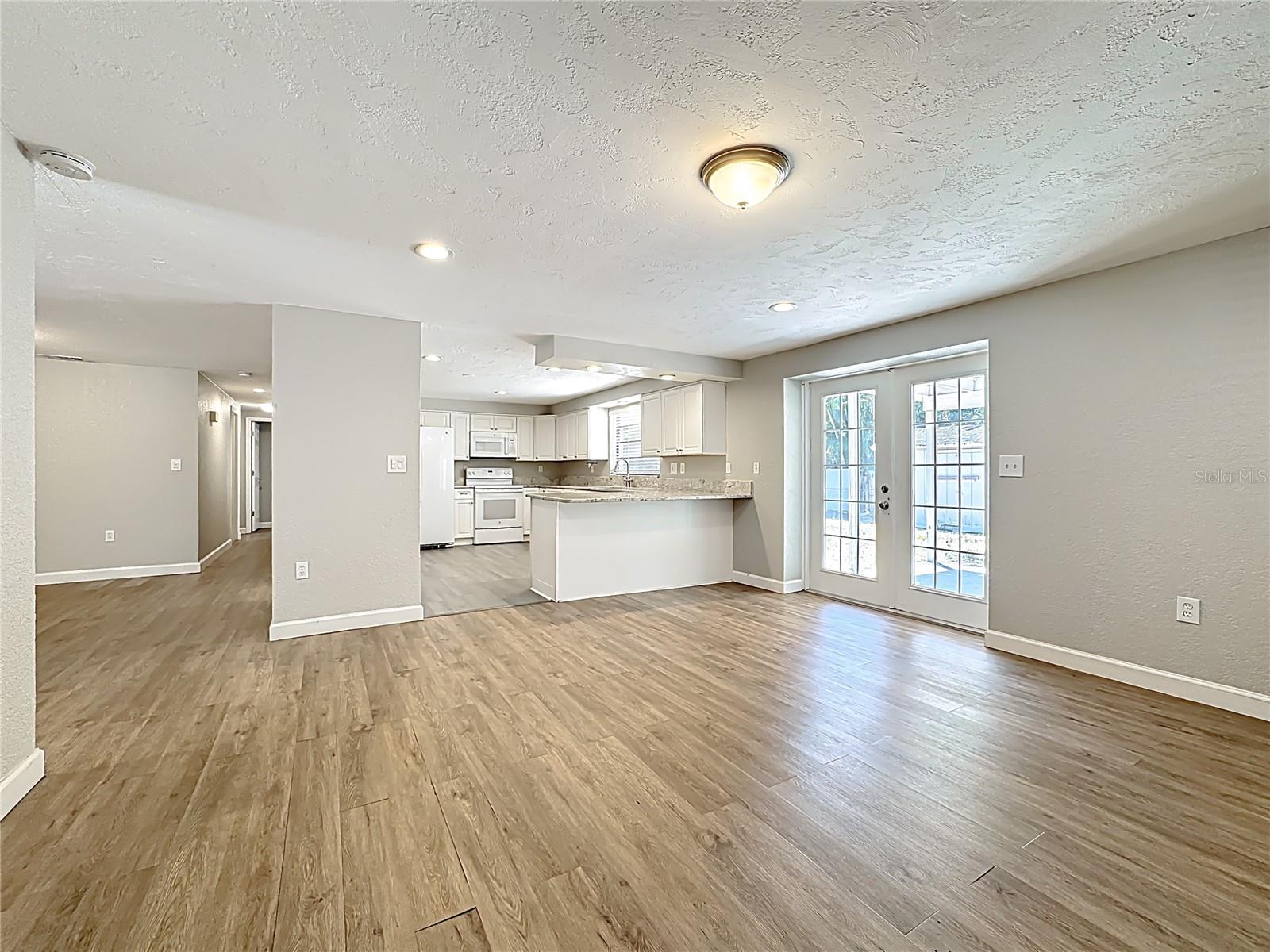 Image 20 of 49 For 2144 Oak Terrace