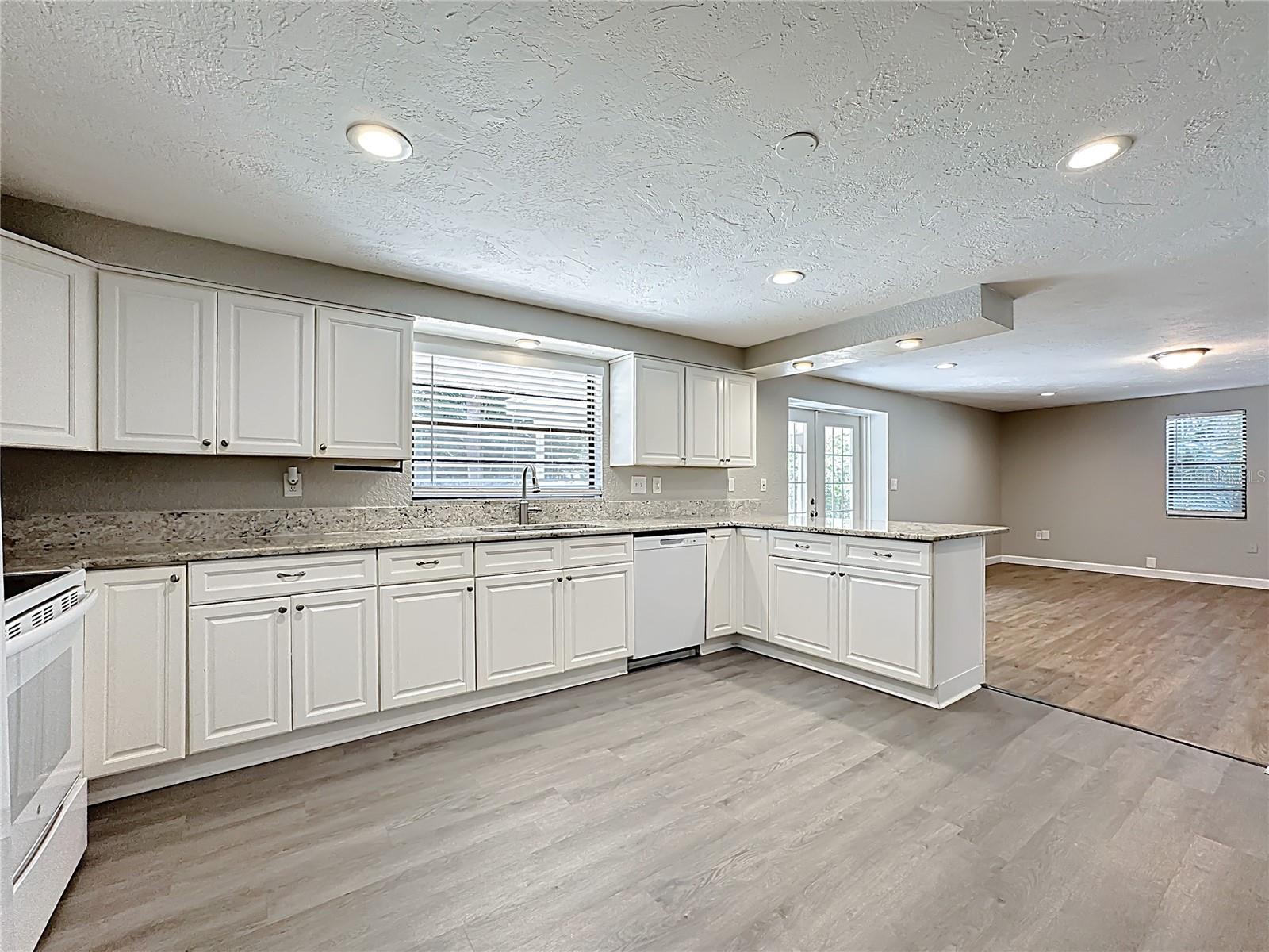 Image 26 of 49 For 2144 Oak Terrace