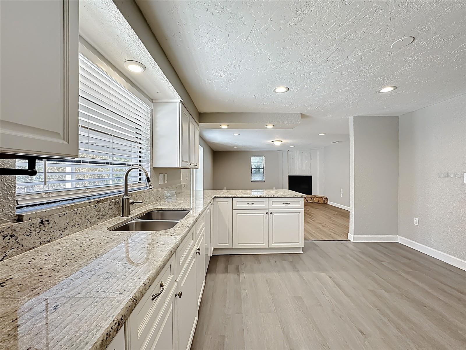 Image 29 of 49 For 2144 Oak Terrace