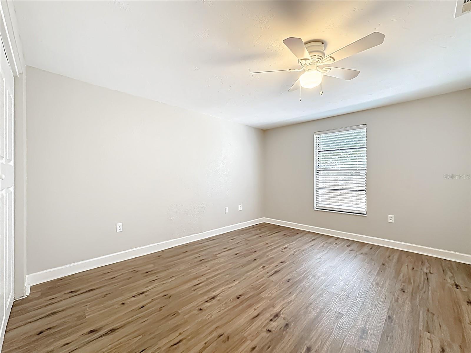 Image 33 of 49 For 2144 Oak Terrace