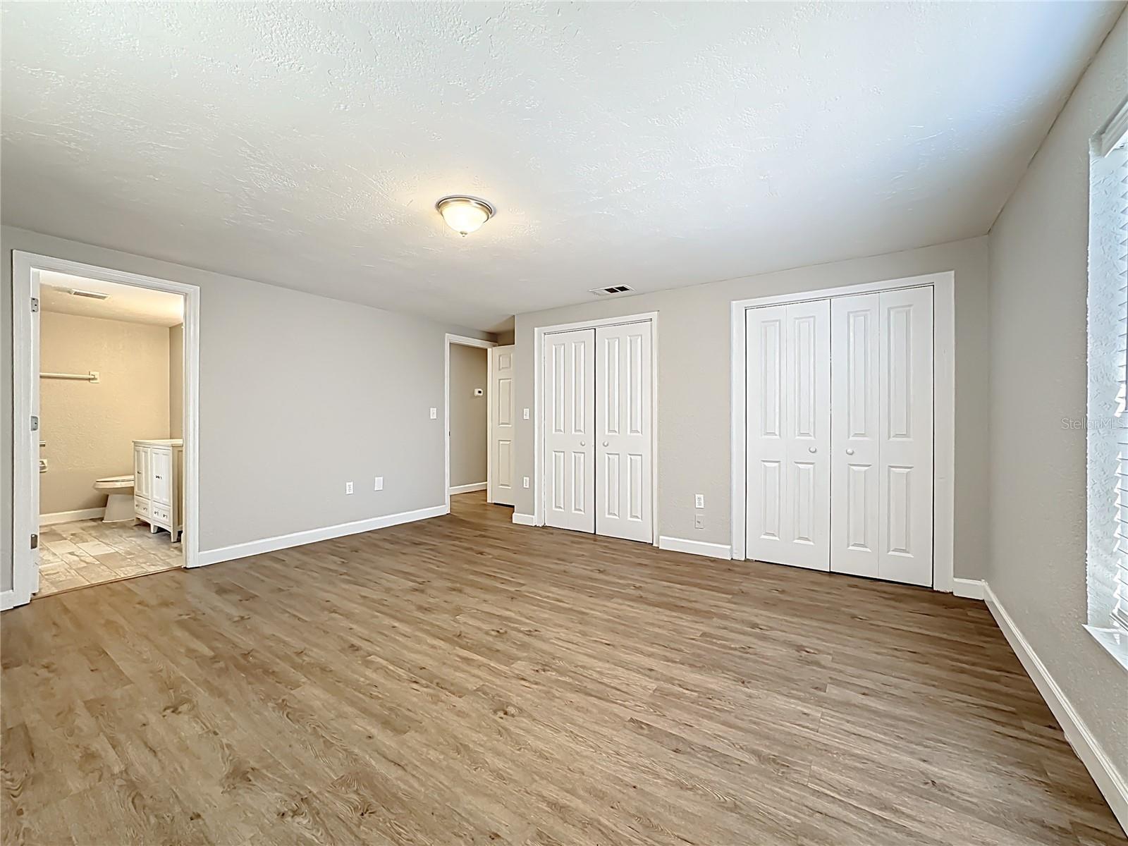 Image 36 of 49 For 2144 Oak Terrace