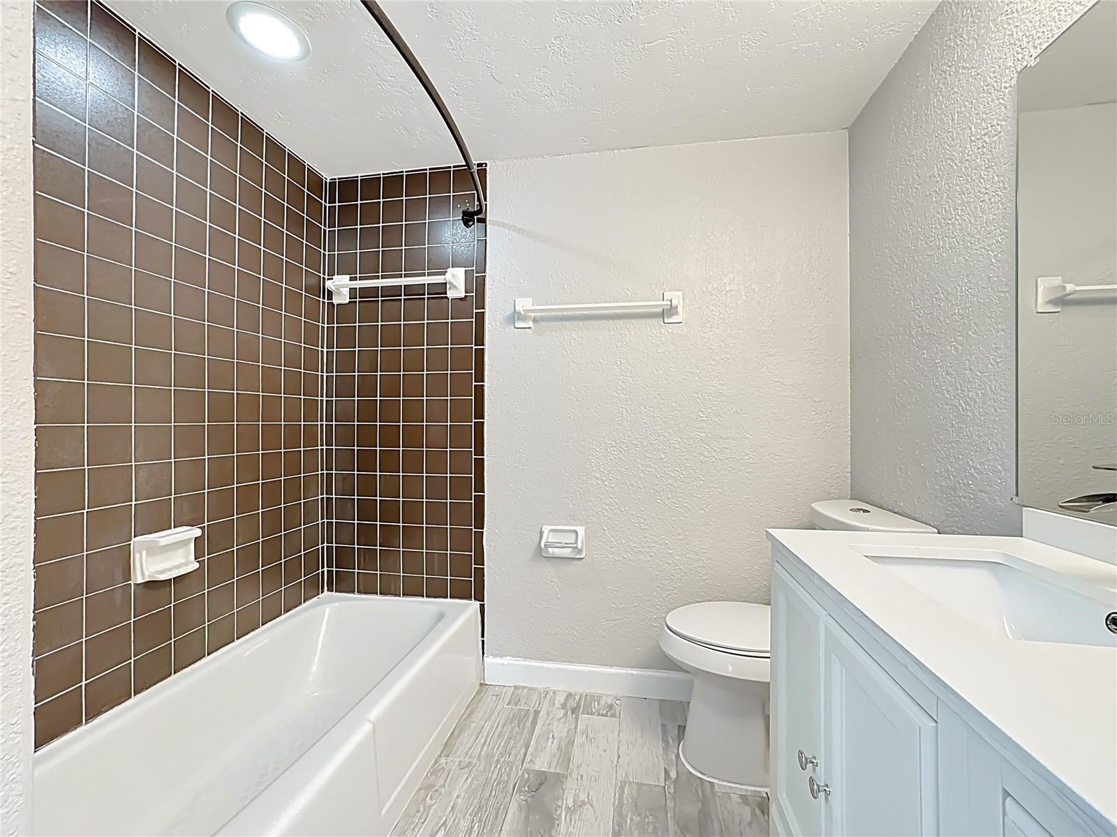 Image 38 of 49 For 2144 Oak Terrace