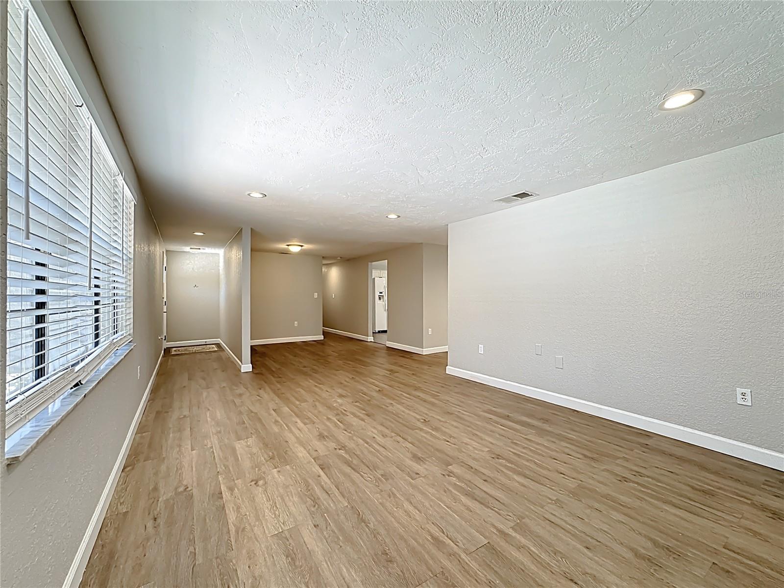 Image 7 of 49 For 2144 Oak Terrace