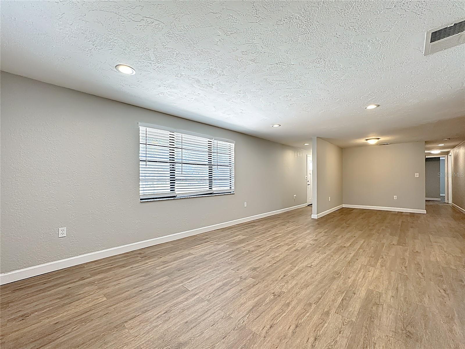 Image 8 of 49 For 2144 Oak Terrace