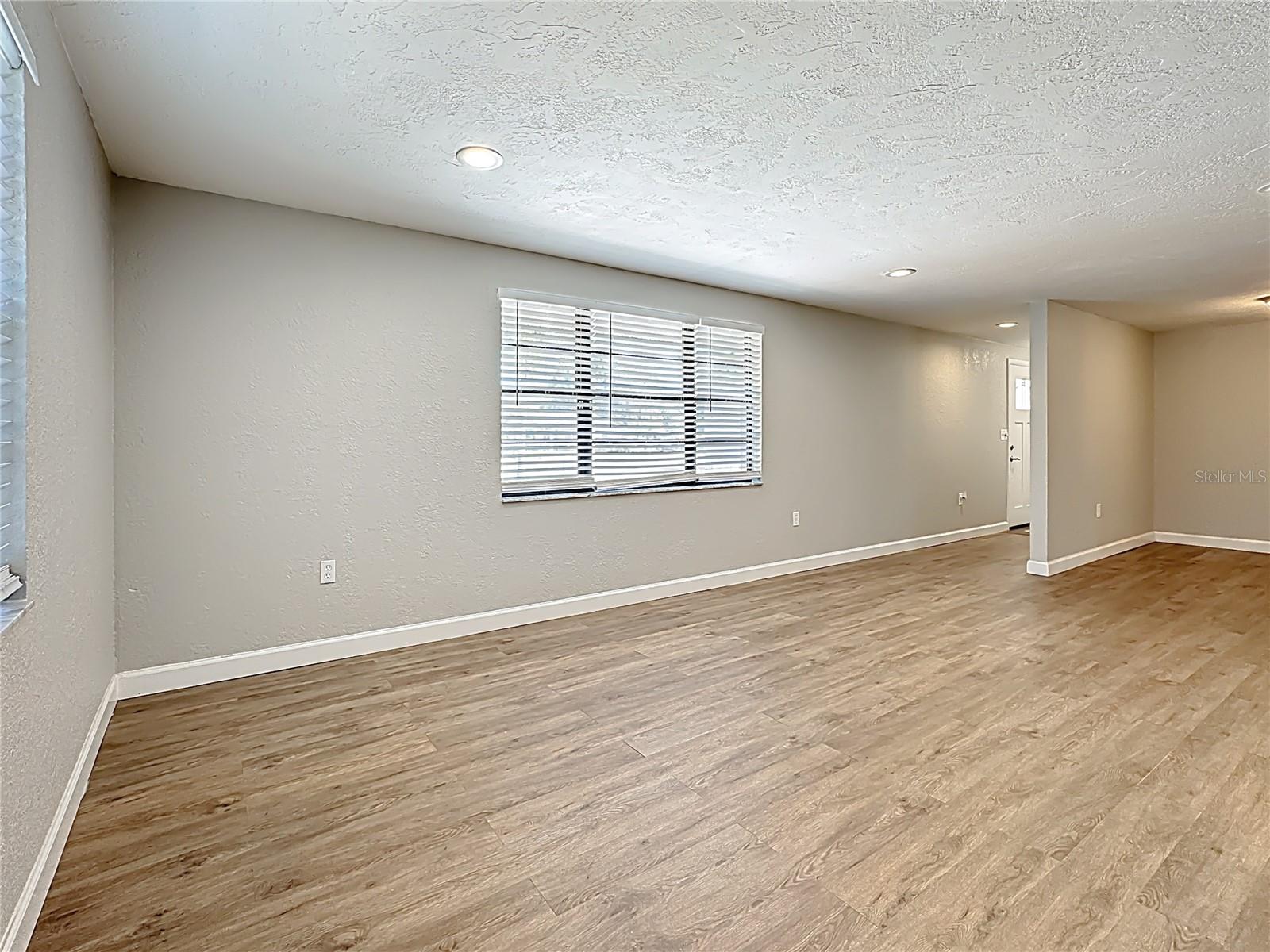 Image 9 of 49 For 2144 Oak Terrace