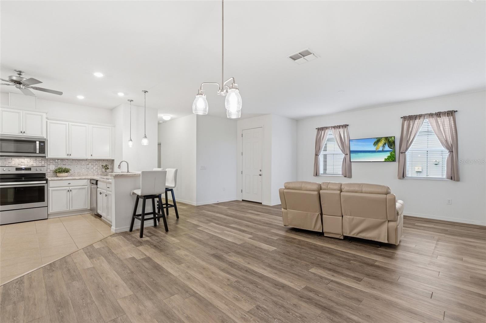 Image 18 of 52 For 8834 Tuscany Isles Drive