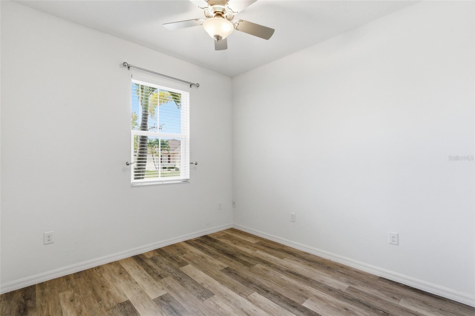 Image 29 of 52 For 8834 Tuscany Isles Drive