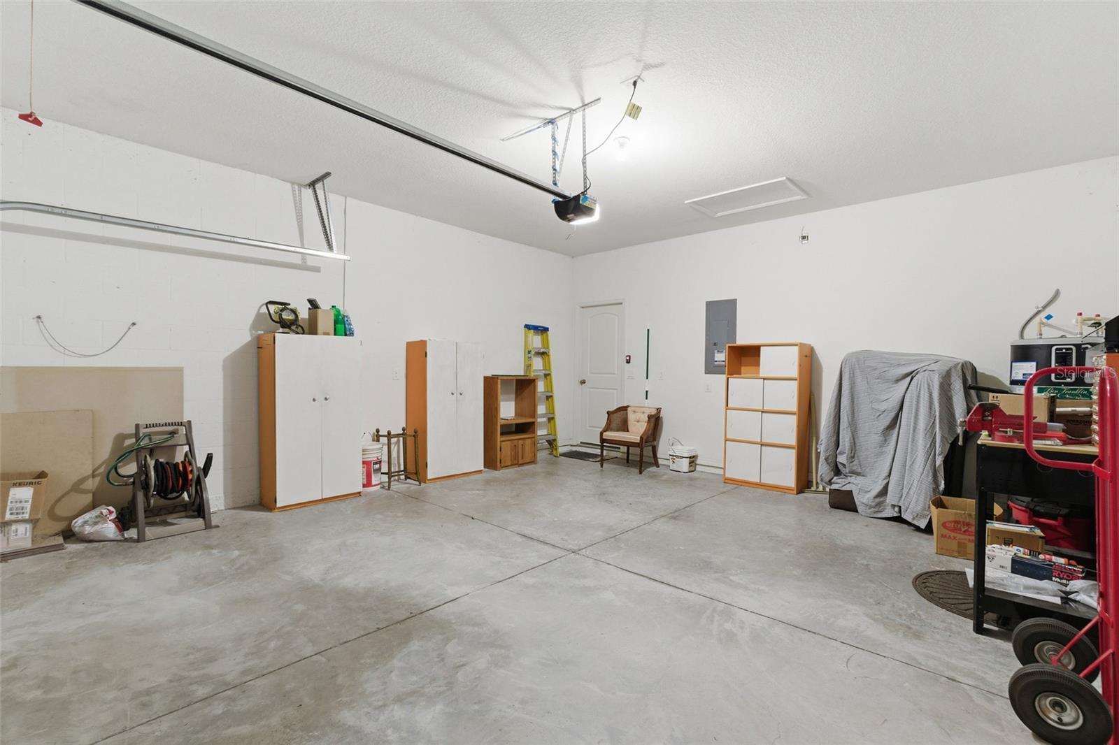 Image 33 of 52 For 8834 Tuscany Isles Drive