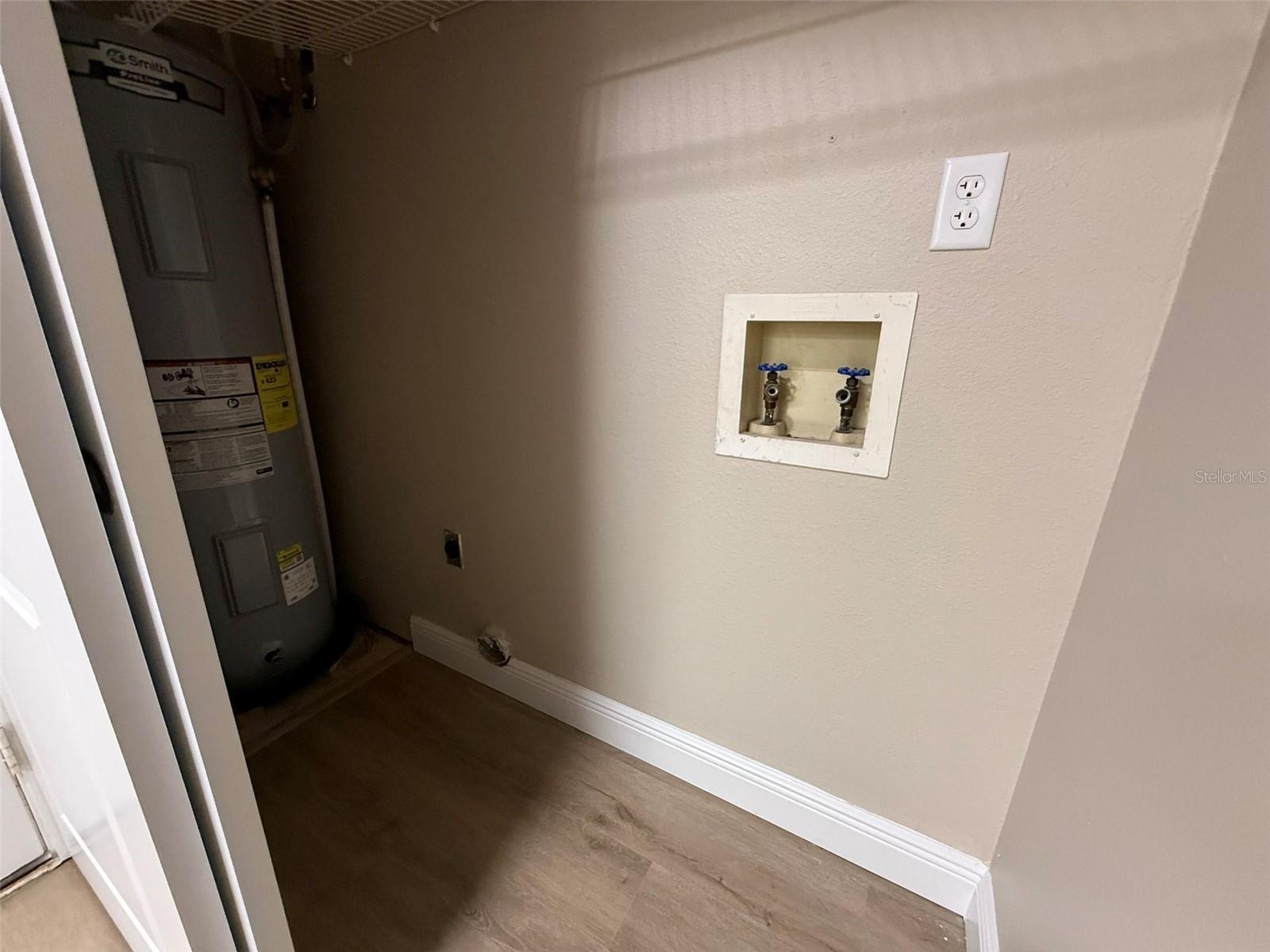 Image 14 of 15 For 3111 Riverside Drive A