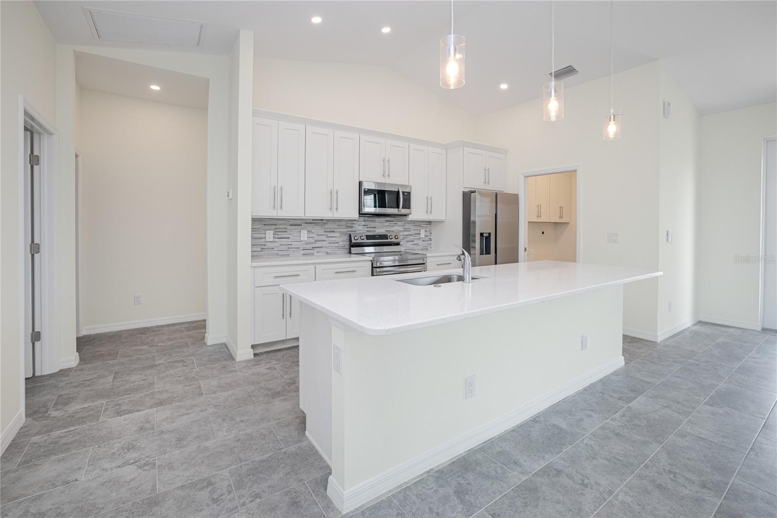Image 6 of 39 For 2102 6th Place