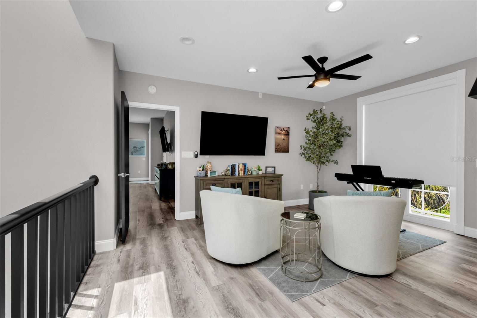 Image 23 of 87 For 276 Lewis Circle 112