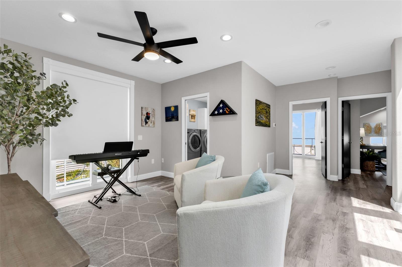 Image 24 of 87 For 276 Lewis Circle 112