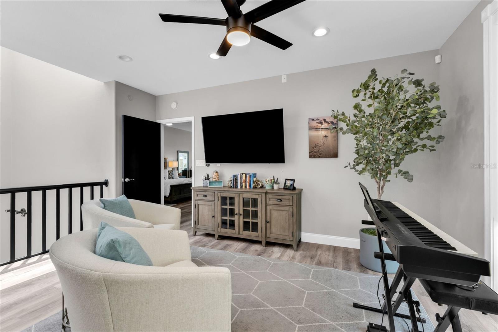 Image 26 of 87 For 276 Lewis Circle 112