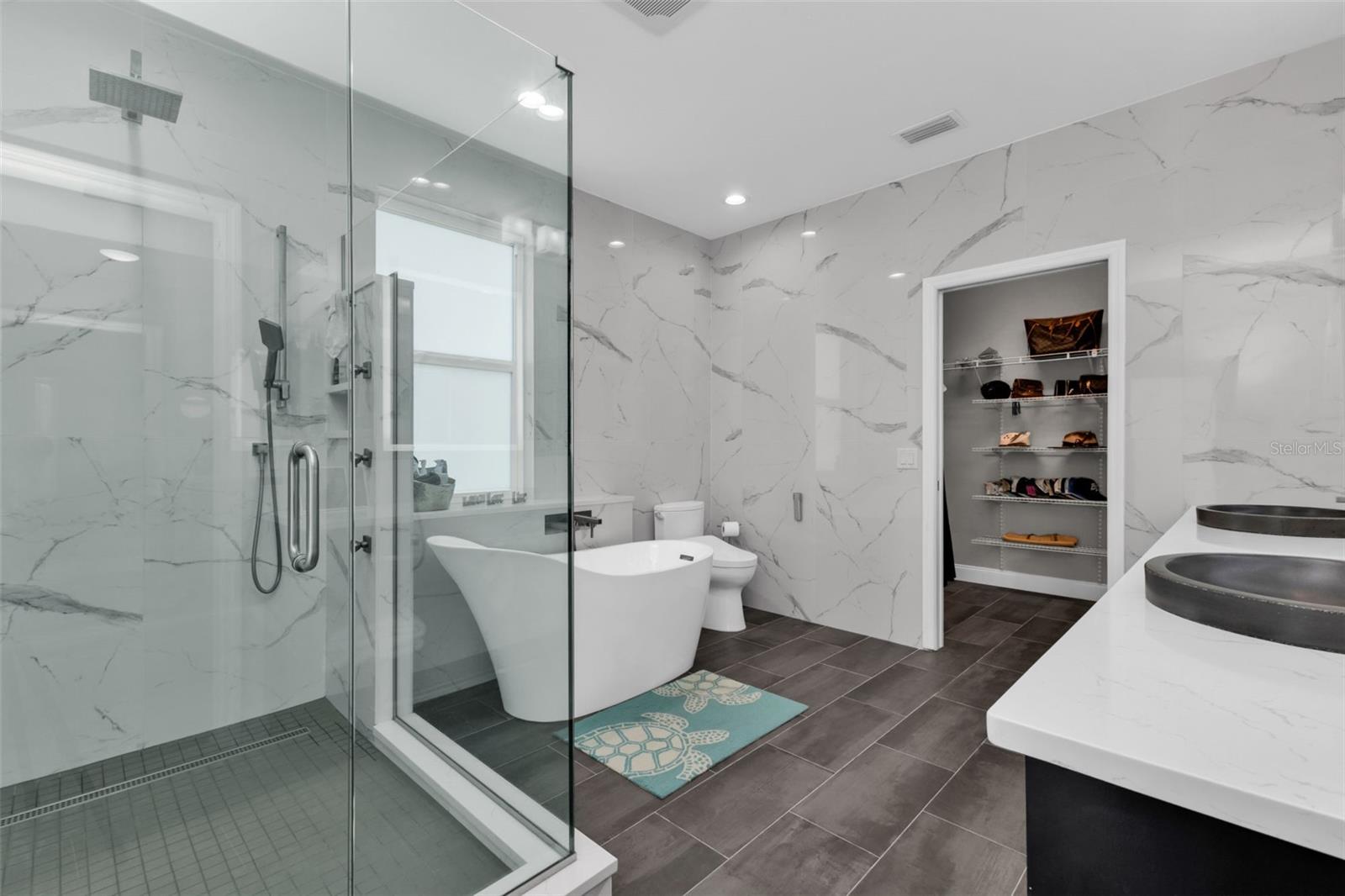 Image 38 of 87 For 276 Lewis Circle 112