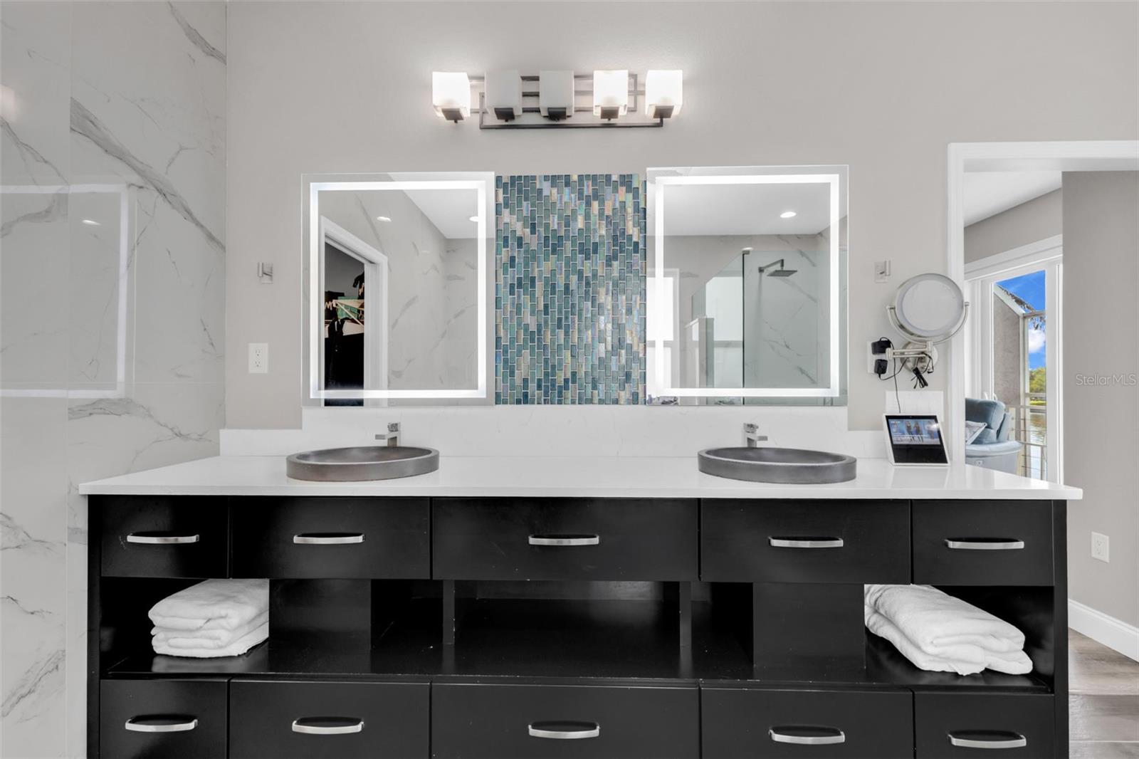 Image 41 of 87 For 276 Lewis Circle 112