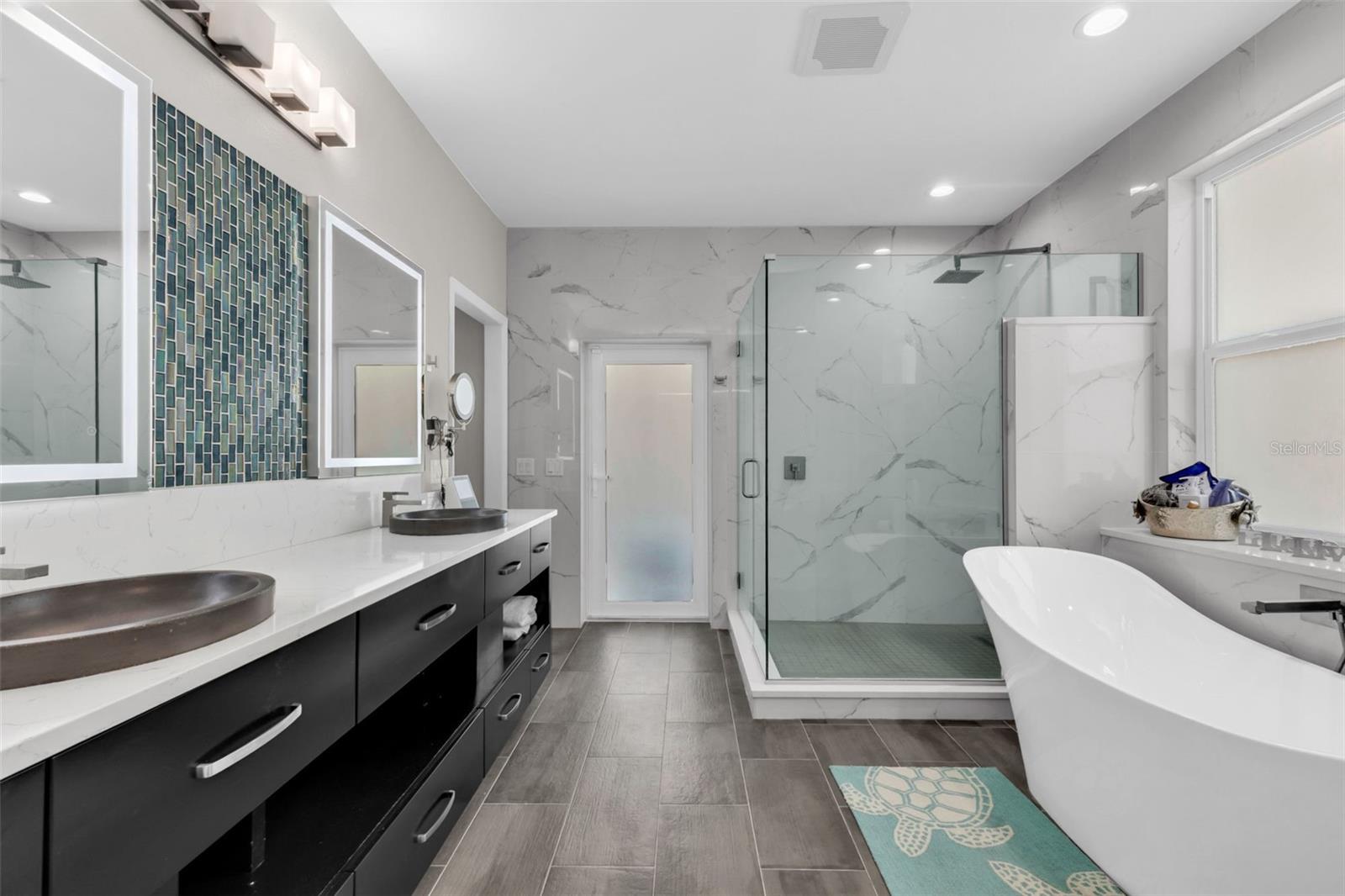 Image 42 of 87 For 276 Lewis Circle 112