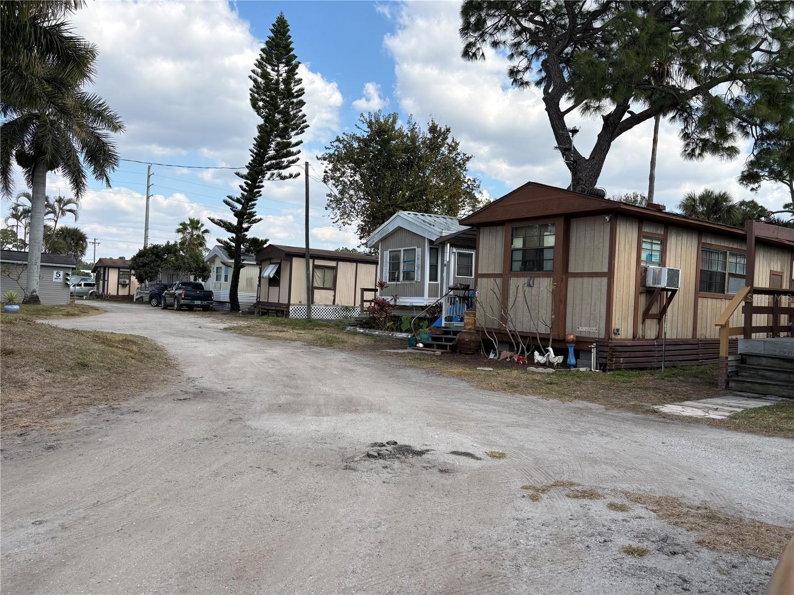 Image 21 of 61 For 11255 Tamiami Trail